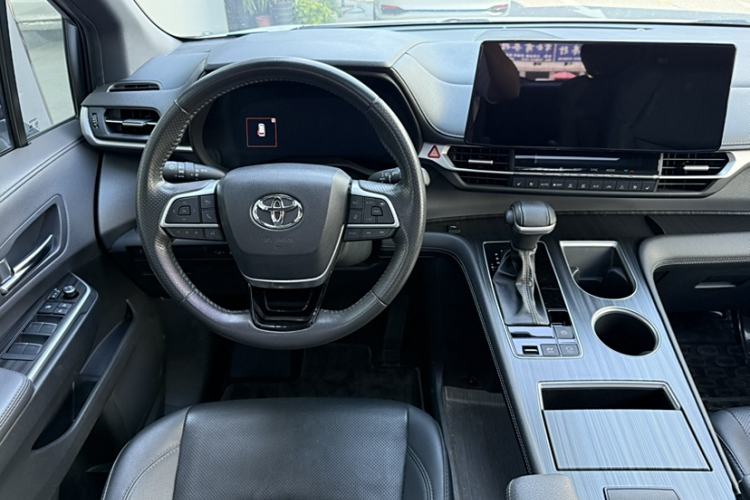 Used Toyota Sienna 2021 2.5L Hybrid Ultimate Edition
