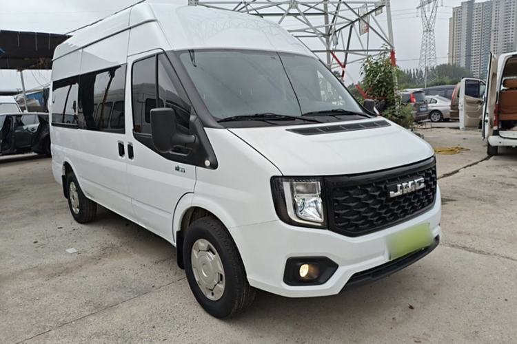 Used JMC Fushun 2025 2.0T 6MT Diesel Mid-Roof Mid-Height Commercial Multi-Purpose 7-Seater Passenger Vehicle
