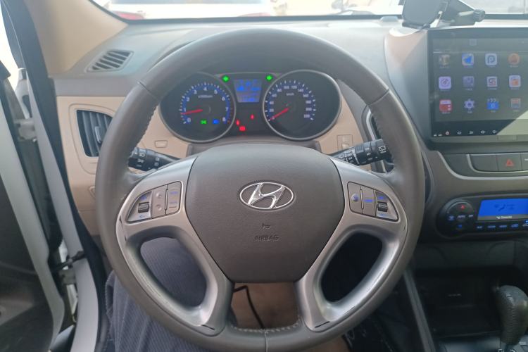 Used Hyundai ix35 2013 2.0L Automatic Two-Wheel Drive Smart GLS China IV Standard
