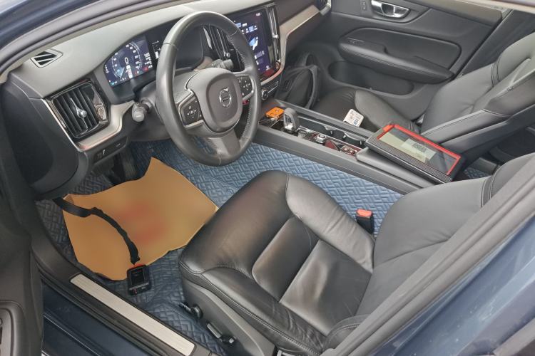 Used Volvo S60 2022 B4 Zhiyi Luxury Edition
