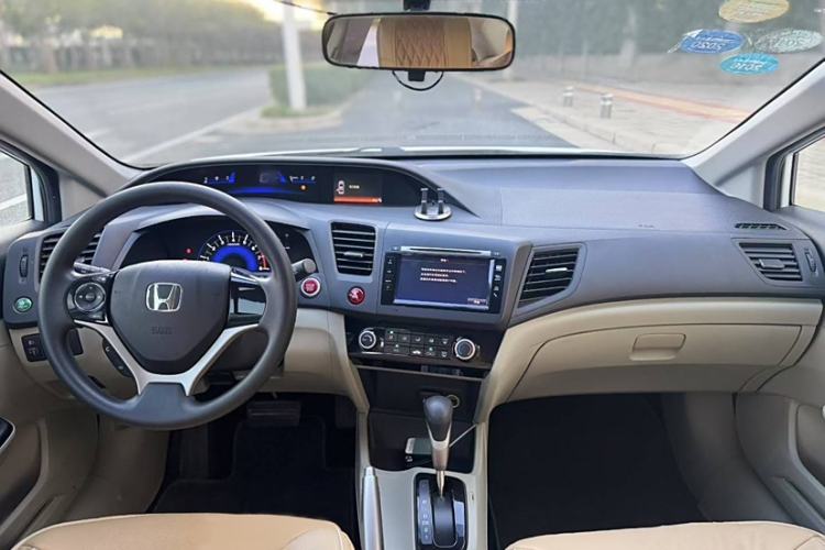 Used Honda Civic 2014 1.8L automatic comfort version
