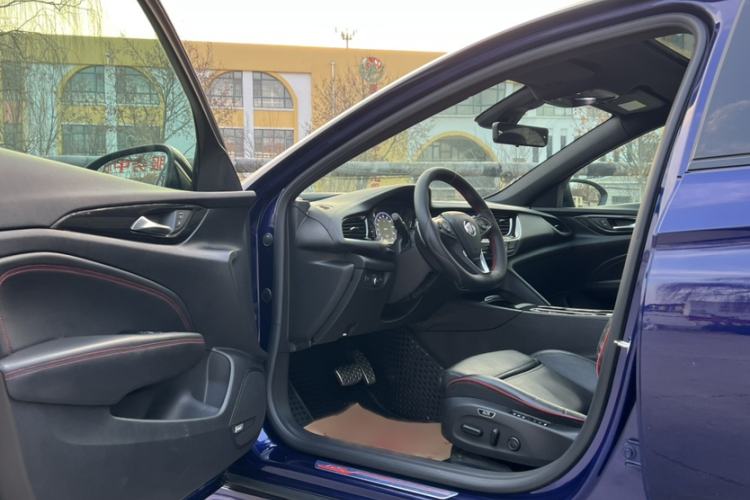 Used Buick Regal 2020 GS 28T Prestige Model