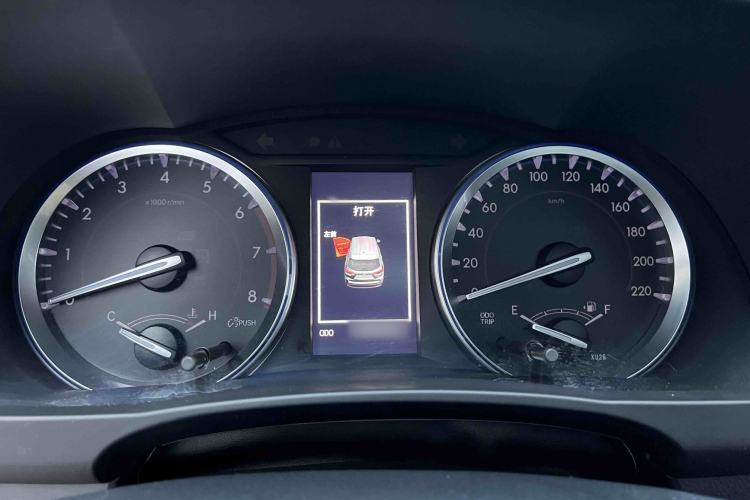 Used Toyota Highlander 2018 2.0T Four-Wheel Drive Luxury Version 7 Seats China VI Standard