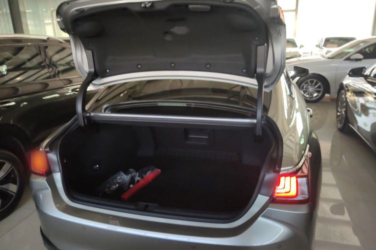 Used Lexus ES 2023 200 Excellence Edition