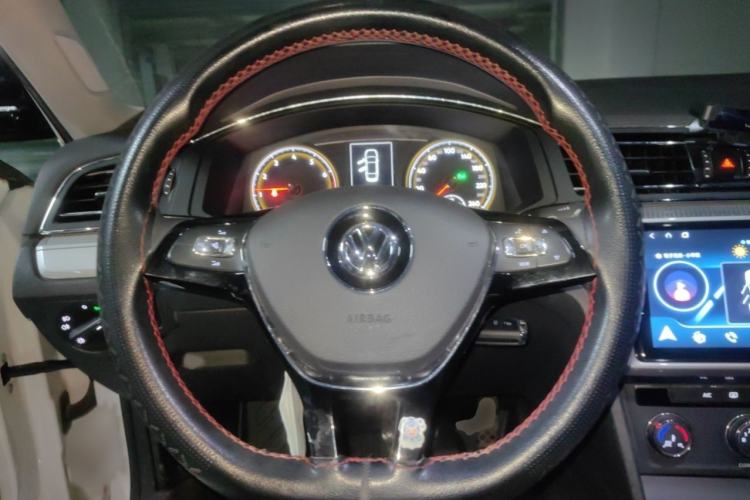 Used Volkswagen Lamando 2019 230TSI DSG Fashion Edition China VI