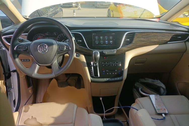 Used Buick GL8 2018 ES 28T Flagship Model China VI Standard
