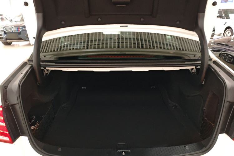 Used Mercedes-Benz E-Class 2015 Facelift E 200 L Sport Edition