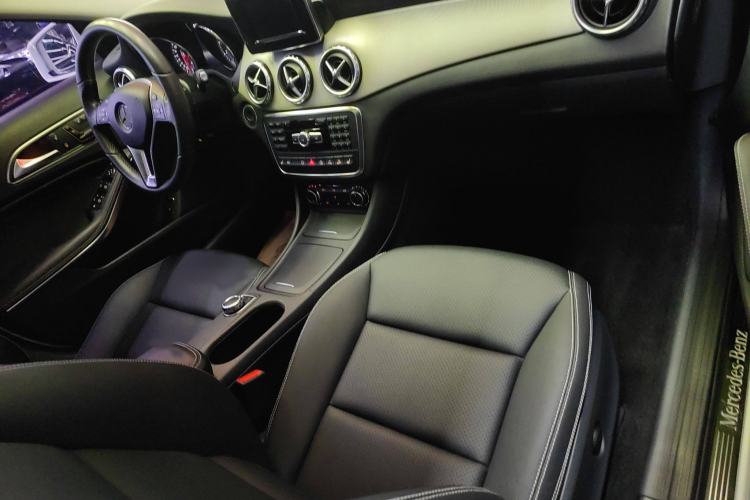 Used Mercedes-Benz GLA 2015 GLA 220 4MATIC Luxury Model