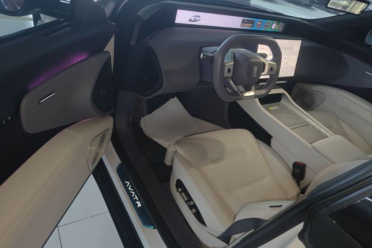 Used  12 2025 Ultra Extended-Range Edition
