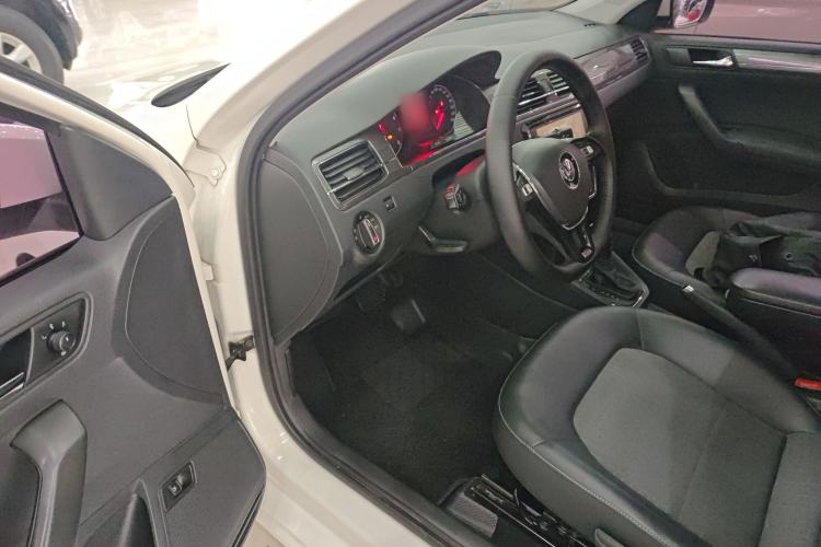 Used Volkswagen Santana 2016 1.6L Automatic Comfort Edition