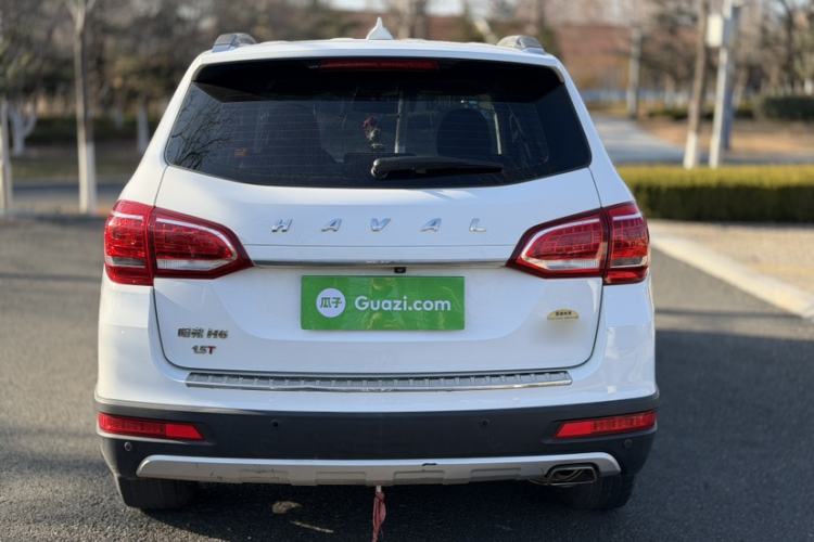 Used Haval H6 2015 Upgraded Model 1.5T Manual Two-Wheel Drive Prestige Version
