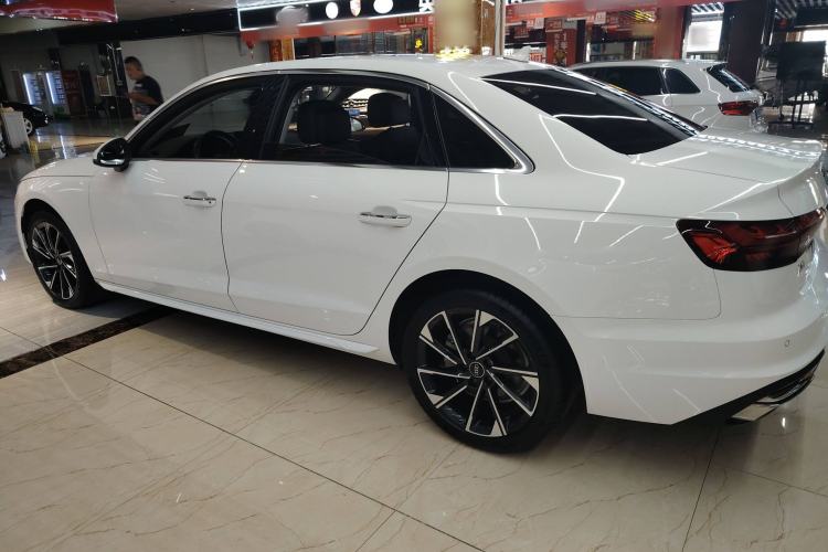 Used Audi A4L 2022 40 TFSI Stylish and Elegant Edition
