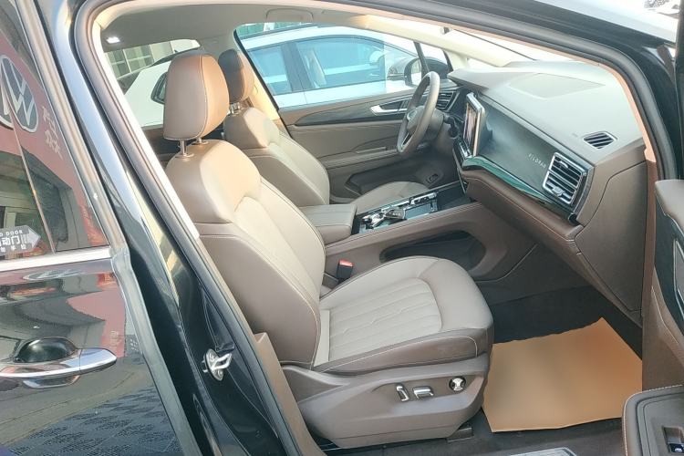 Used Volkswagen Viloran 2024 330TSI Luxury Edition