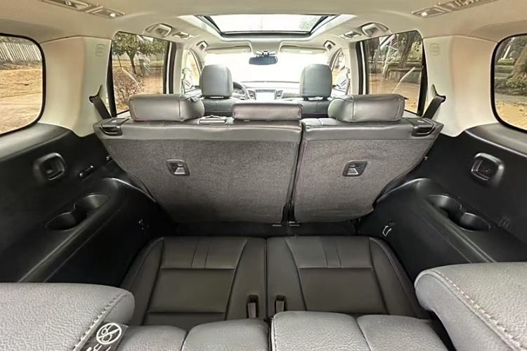 Used GAC Trumpchi GS8 2017 320T Two-Wheel Drive Luxury Smart Connectivity Version (7 Seats)
