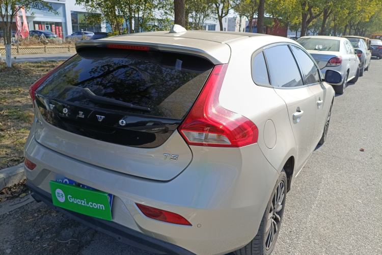 Used Volvo V40 2017 T3 Zhiyi Edition