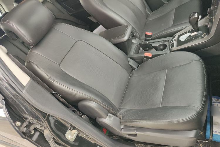 Used Chevrolet Captiva 2017 2.4L 4x4 Flagship Edition 7-Seater