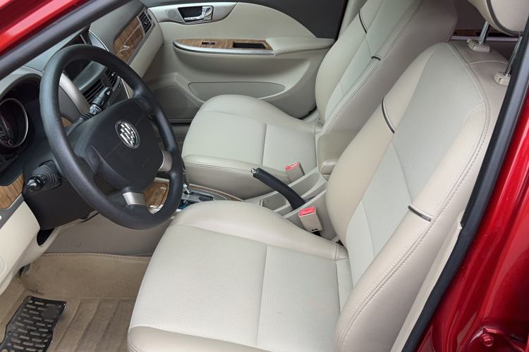 Used Buick Excelle 2015 1.5L Automatic Classic Model
