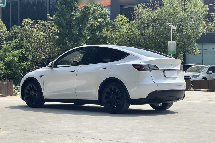 Used Tesla Model Y 2021 Long-Range All-Wheel-Drive Version 3D7
