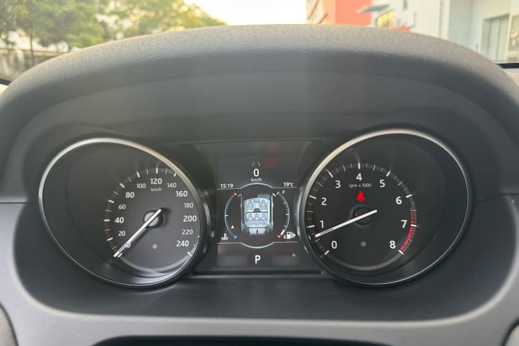 Used Land Rover Discovery Sport 2019 240 PS SE Version China V Standard
