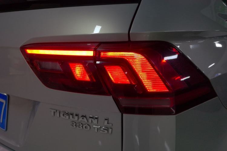 Used Volkswagen Tiguan L 2019 330TSI Automatic Two-Wheel Drive Smart Luxury Version China VI Standard
