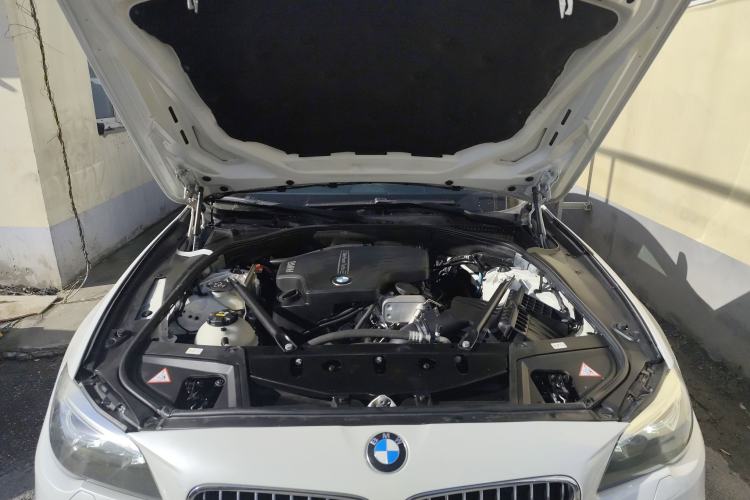 Used BMW 5 Series 2014 520i Elegant Edition
