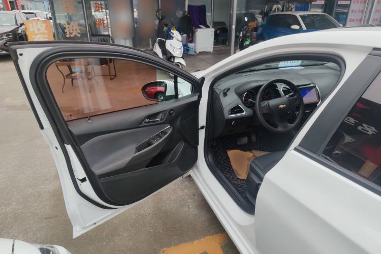 Used Chevrolet Cruze 2018 320 Automatic Pioneer Sunroof Edition
