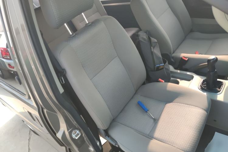 Used FORTHING Lingzhi 2016 V3 1.5L 7-Seater Standard Model China V Emission Standard
