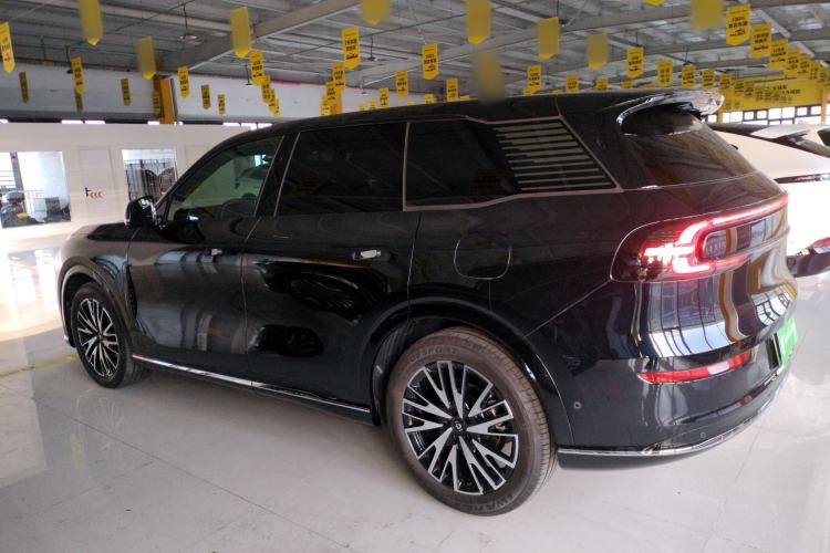 Used  Q07 2025 215 Flagship Edition