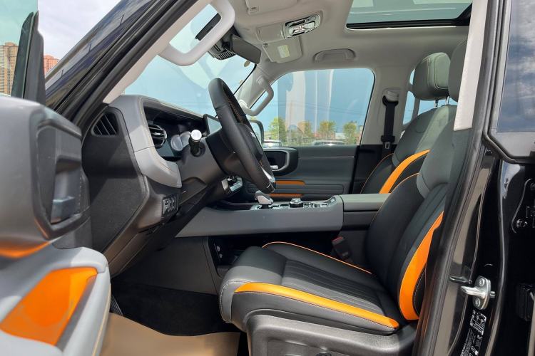 Used Beijing Auto BJ40 2024 2.0T All-New Urban Hunter Edition Chivalrous Style
