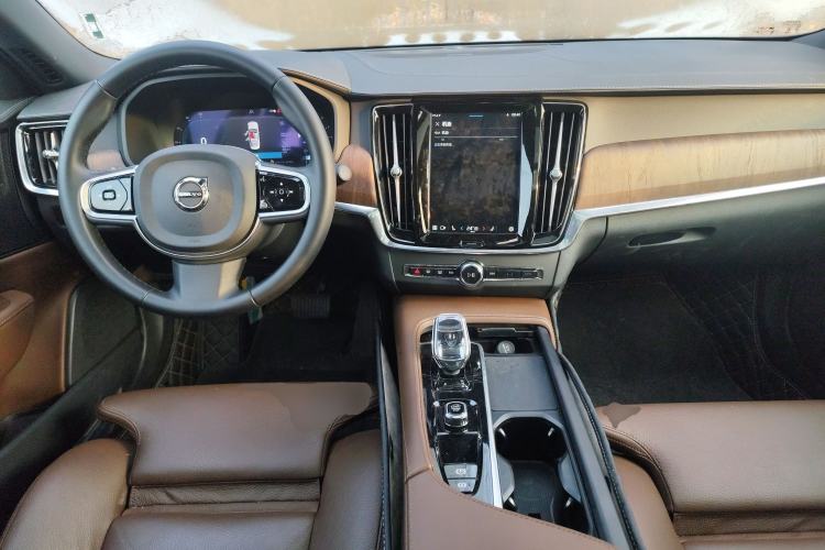 Used Volvo S90 2025 B5 Zhiyuan Luxury Edition
