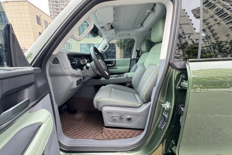 Used Beijing Auto BJ40 2024 2.0D All-New Blade Hero Crosser
