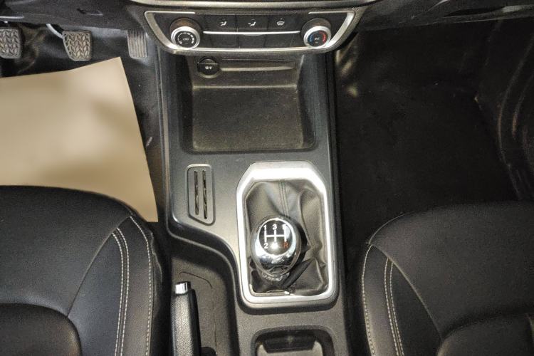 Used JMC Baodian 2022 2.5T Diesel 4x4 Comfort Edition Standard Wheelbase JX4D25A6L
