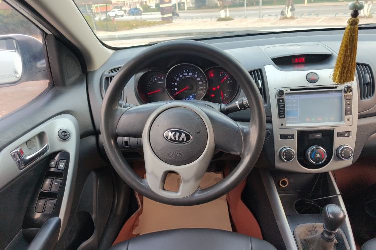 Used Kia Forte 2014 1.6L MT GLS
