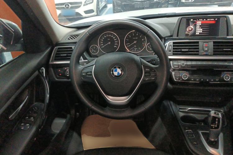 Used BMW 3 Series 2017 318Li Fashion Model
