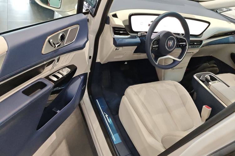 Used Buick Century 2025 2.0T Seven-Seater Yinshi Edition
