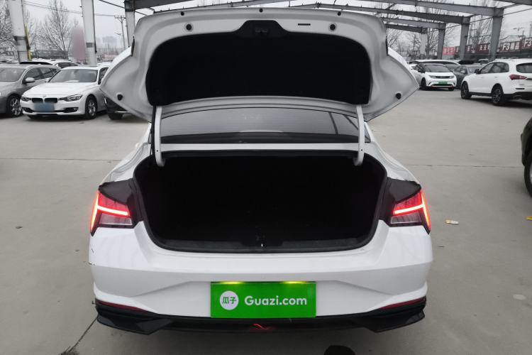 Used Hyundai Elantra 2022 1.5L CVT LUX Prestige Edition
