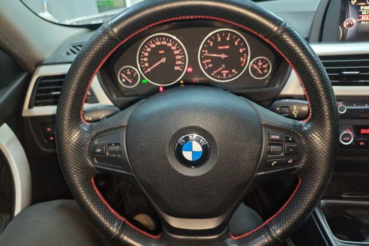 Used BMW 3 Series 2015 320i Fashion Model