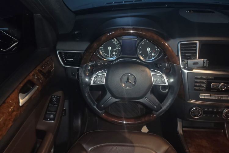 Used Mercedes-Benz M-Class 2014 ML 400 4MATIC Luxury Model