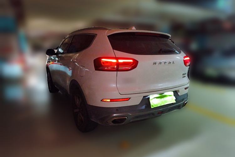 Used Haval H6 2017 Red Label 2.0T Automatic Two-Wheel Drive ZhiShang Model
