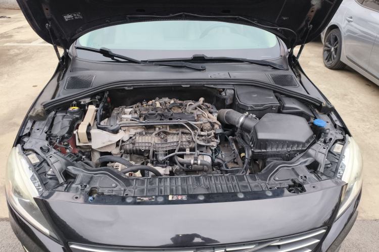 Used Volvo V60 2014 Facelift T5 Zhiyi Edition
