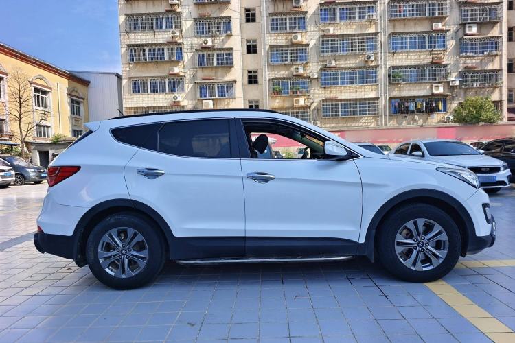 Used Hyundai Santa Fe 2013 2.4L Automatic 2WD Comfort Edition
