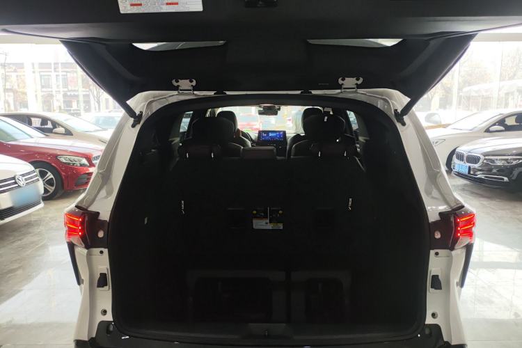 Used Toyota Sienna 2023 2.5L Hybrid Platinum Edition
