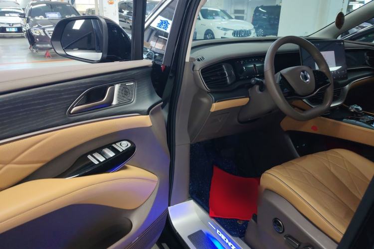 Used Denza D9 2022 DM-i 970 Four-Wheel Drive Prestige Model
