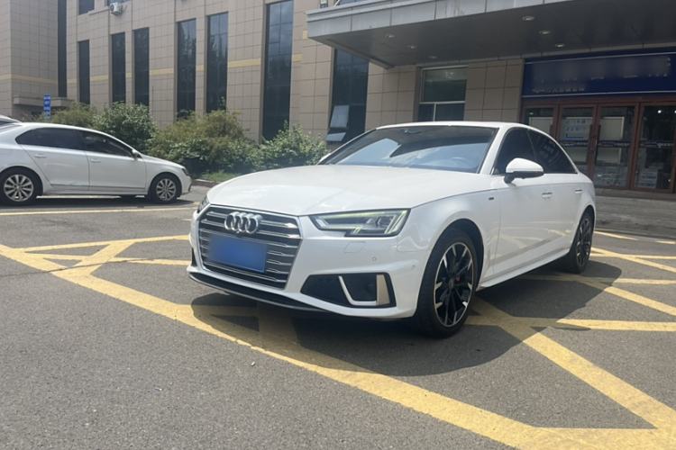 Used Audi A4L 2019 40 TFSI Fashion Edition China VI Emission Standard
