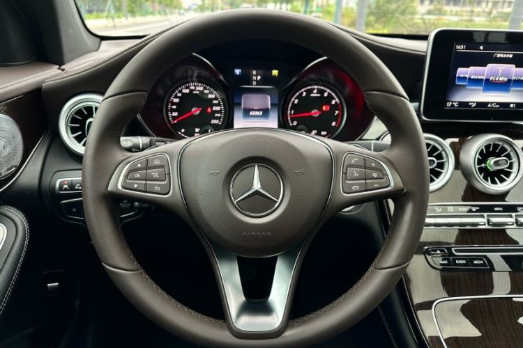 Used Mercedes-Benz GLC 2017 GLC 260 4MATIC Luxury Model
