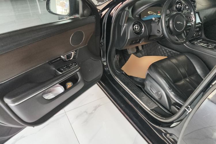 Used Jaguar XJ 2014 XJL 2.0T Two-Wheel-Drive Elegant Business Edition
