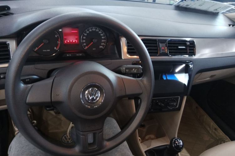 Used Volkswagen Santana 2013 1.6L Manual Comfort Edition
