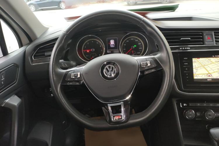 Used Volkswagen Tiguan L 2020 330TSI Automatic Two-Wheel Drive Panoramic Comfort Edition China VI Standard