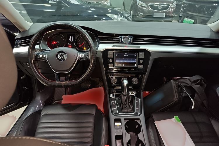 Used Volkswagen Magotan 2018 280TSI DSG Leading Model
