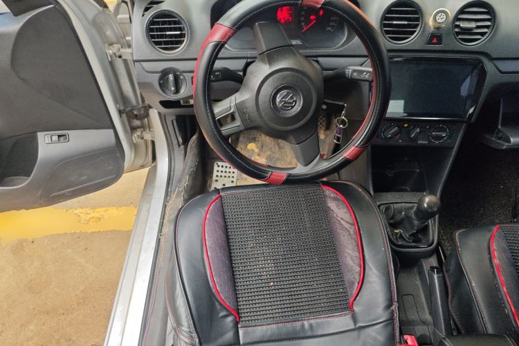 Used Volkswagen Jetta 2015 1.6L Manual Fashion Edition